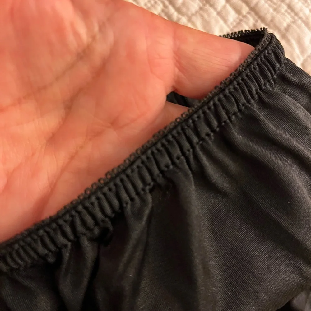 Vintage Mel-Lin Black Half Slip‎ with 3 Sectioned Bottom - Picture 2 of 6